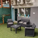 Tisza Gyoengye Garden شقة