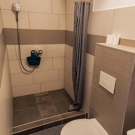 Tisza Gyoengye Garden Apartamento